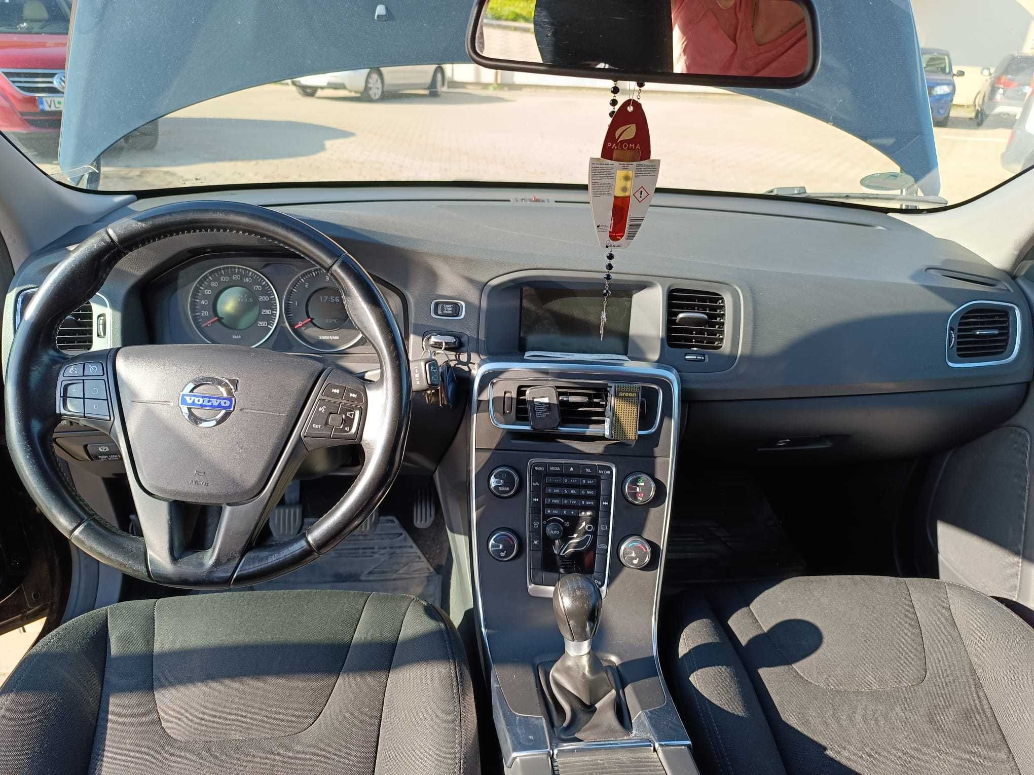 OCAZIE! Volvo V60, D3/D4,  caroserie SIPS, an 2012, 5 cilindri