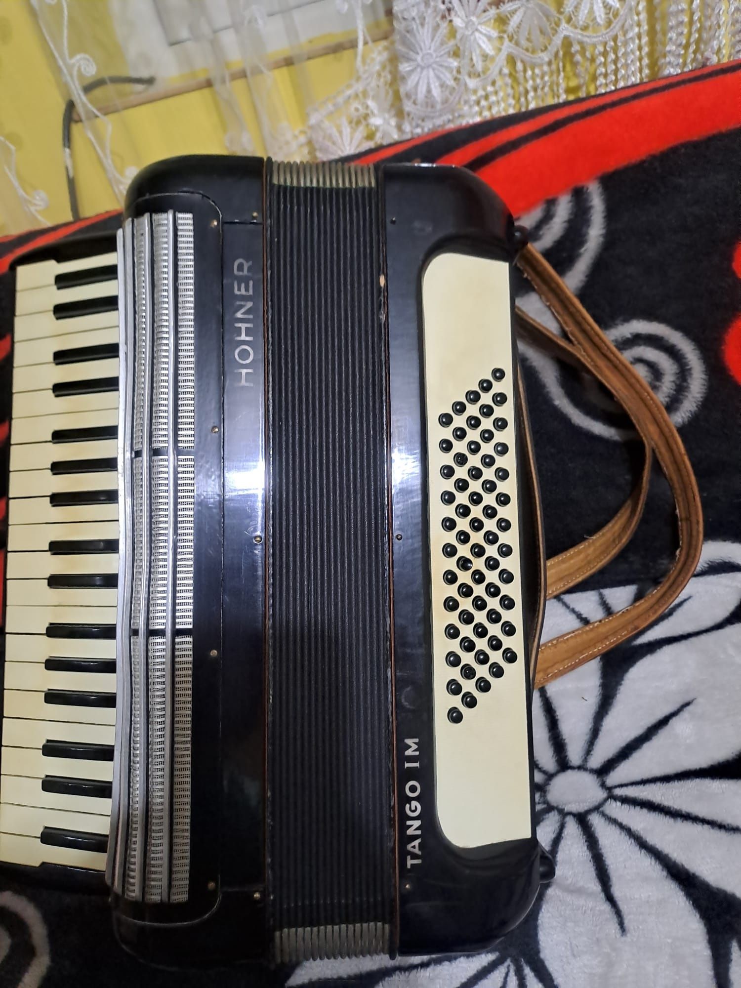 Hohner Tango IM de 60 bași