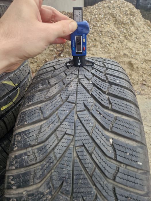 Rezerve : 225 45 17, 205 55 16, 215 45 18, 245 45 19, 245 35 20, 245