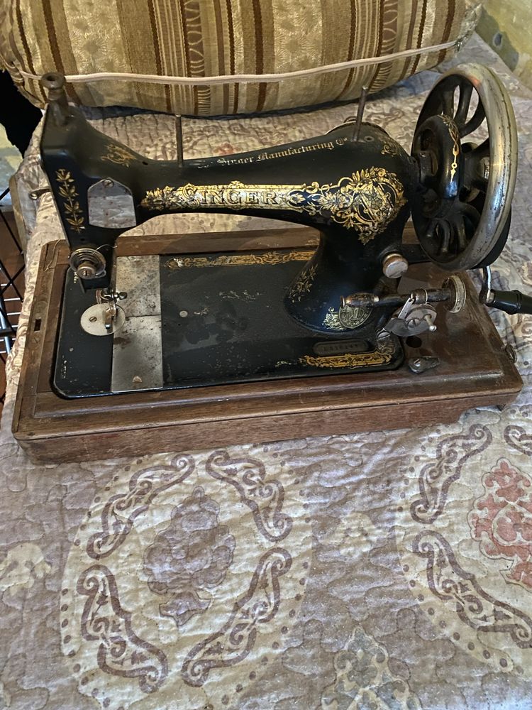 Продам раритетную швейную машинку 1908 года