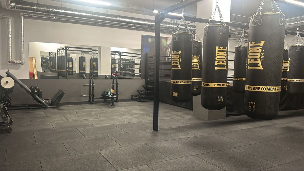 Vând cauciuc săli box fitness