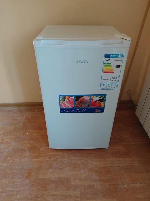 Продам холодильник офисный