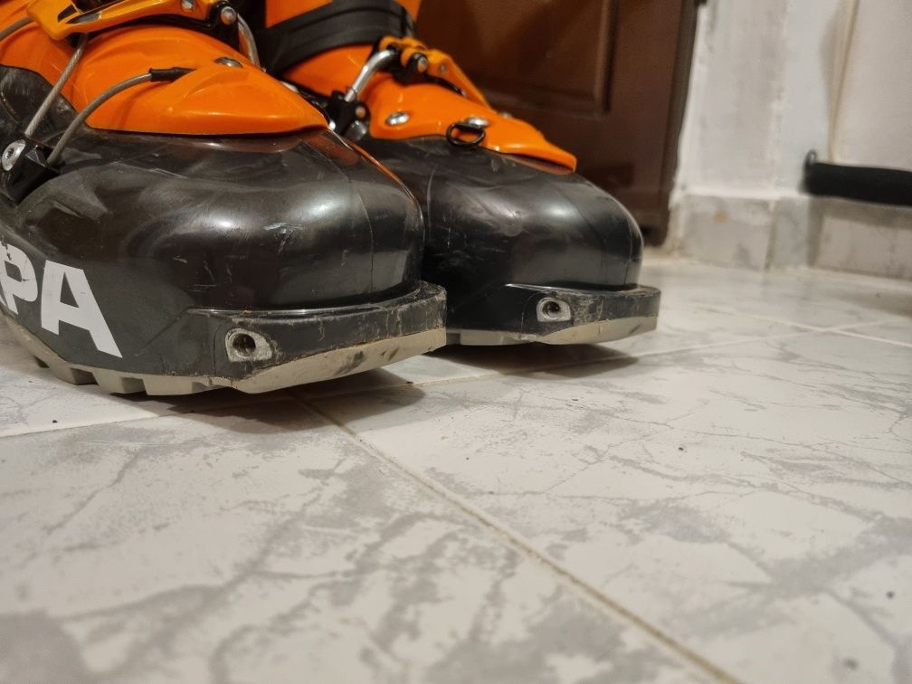 Clapari tura Scarpa Maestrale 270/42