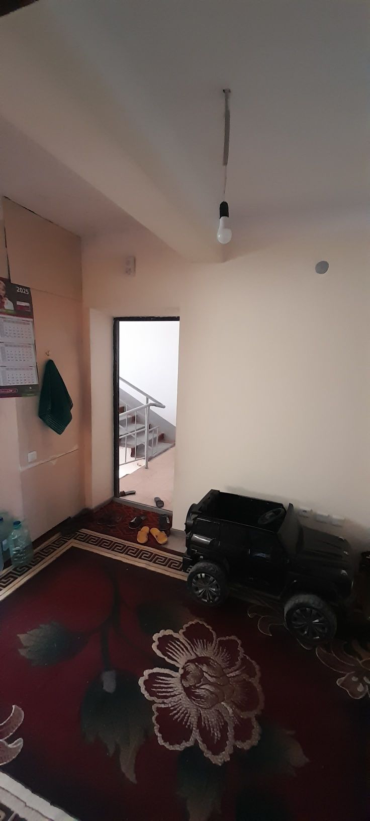 Uy sotiladi 5 etajka domlardan