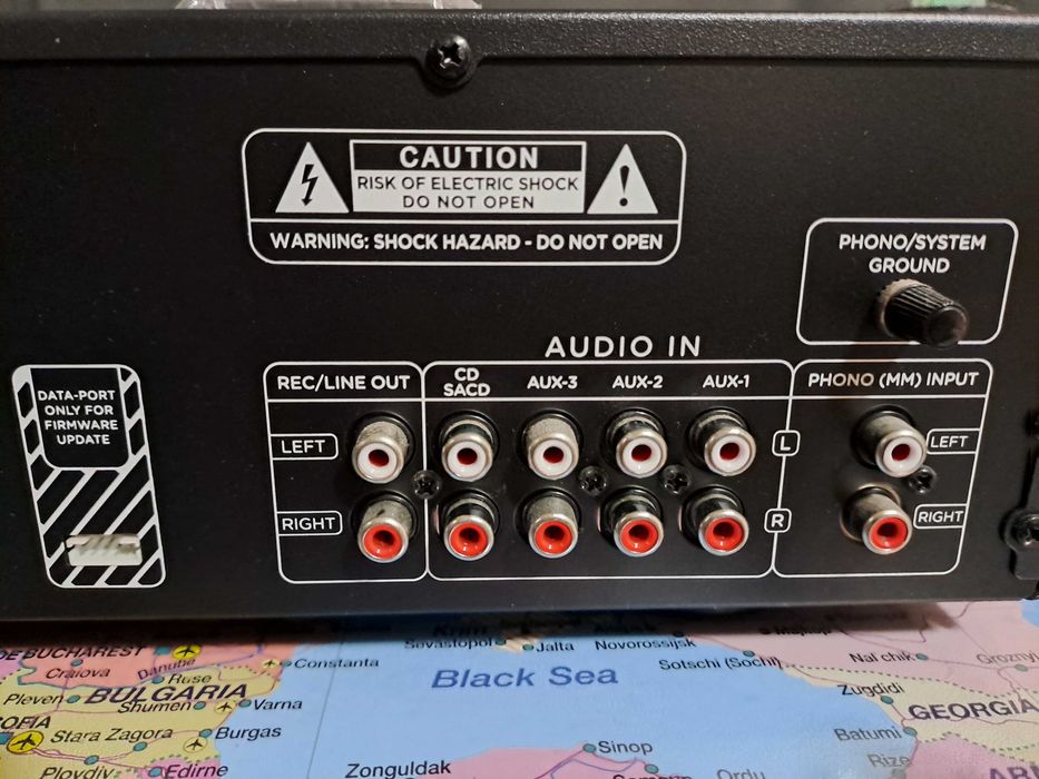 Vând amplificator Aiwa AMU-120BT în garanție