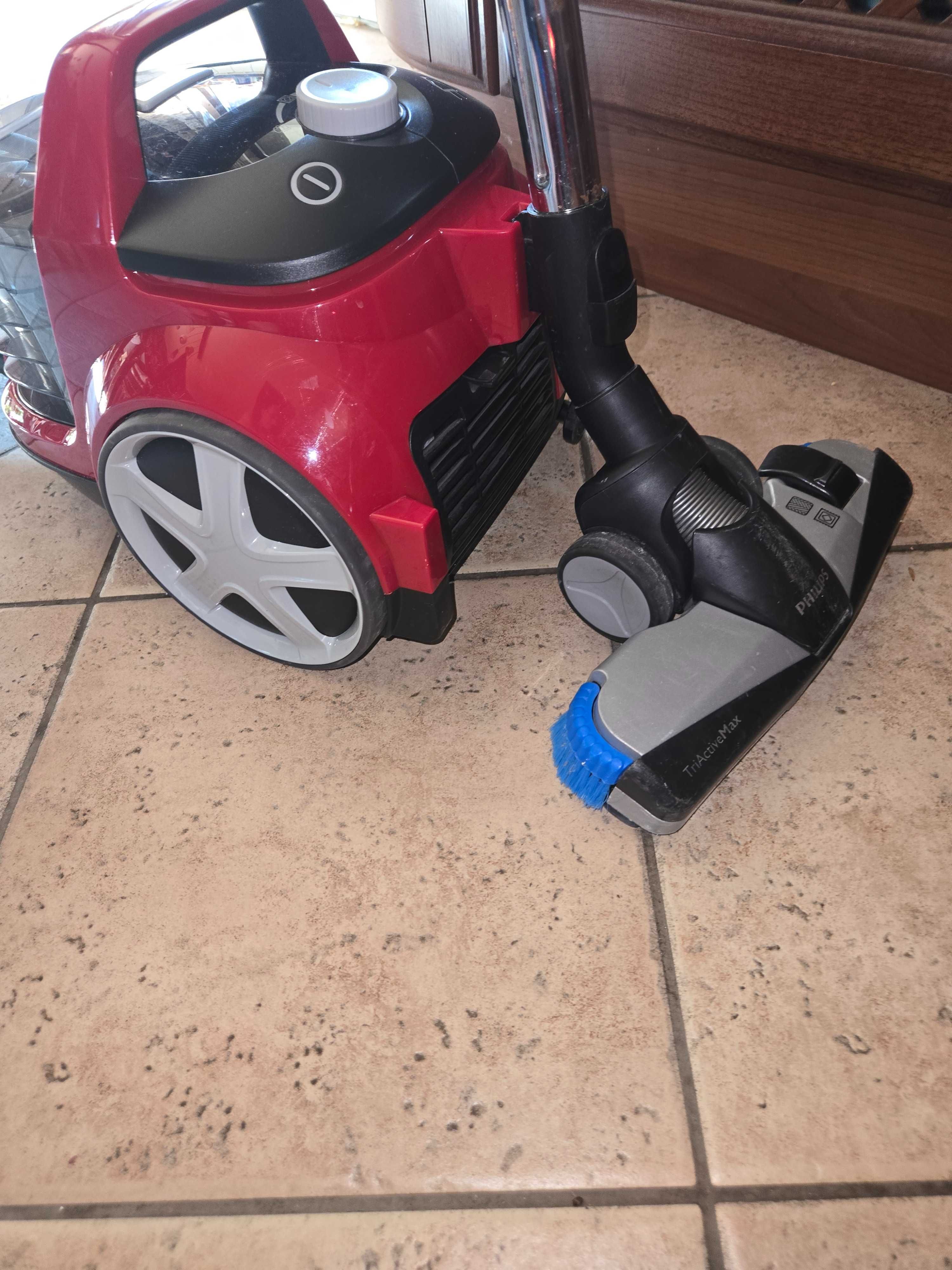 Прахосмукачка Phillips Power Pro Active