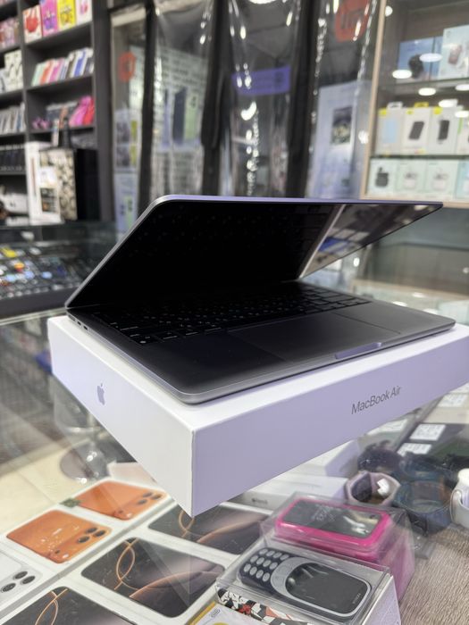 Macbook Air 13 M2 8/512