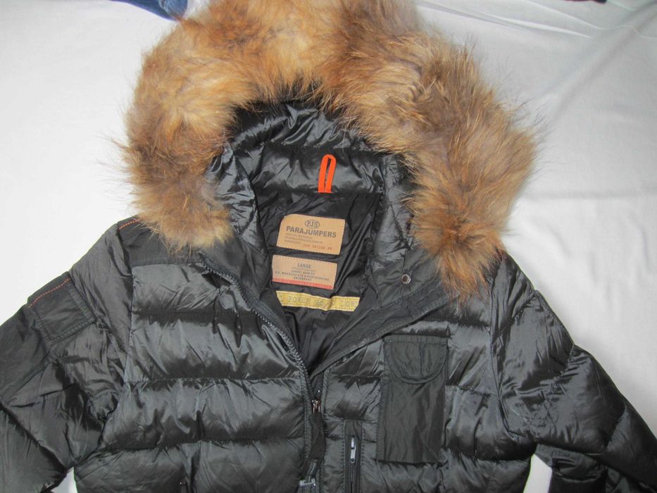 Geaca dama Parajumpers, masura L,umplutura puf, gluga ,stare f.buna