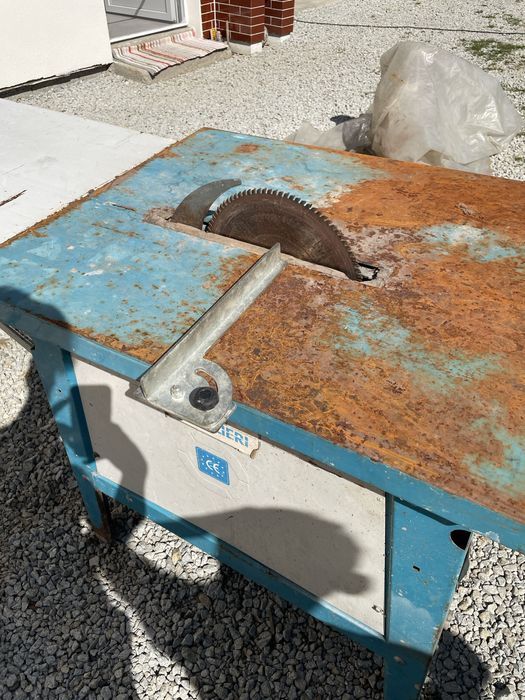 Vând circulă (nu a fost folosita foarte mult)