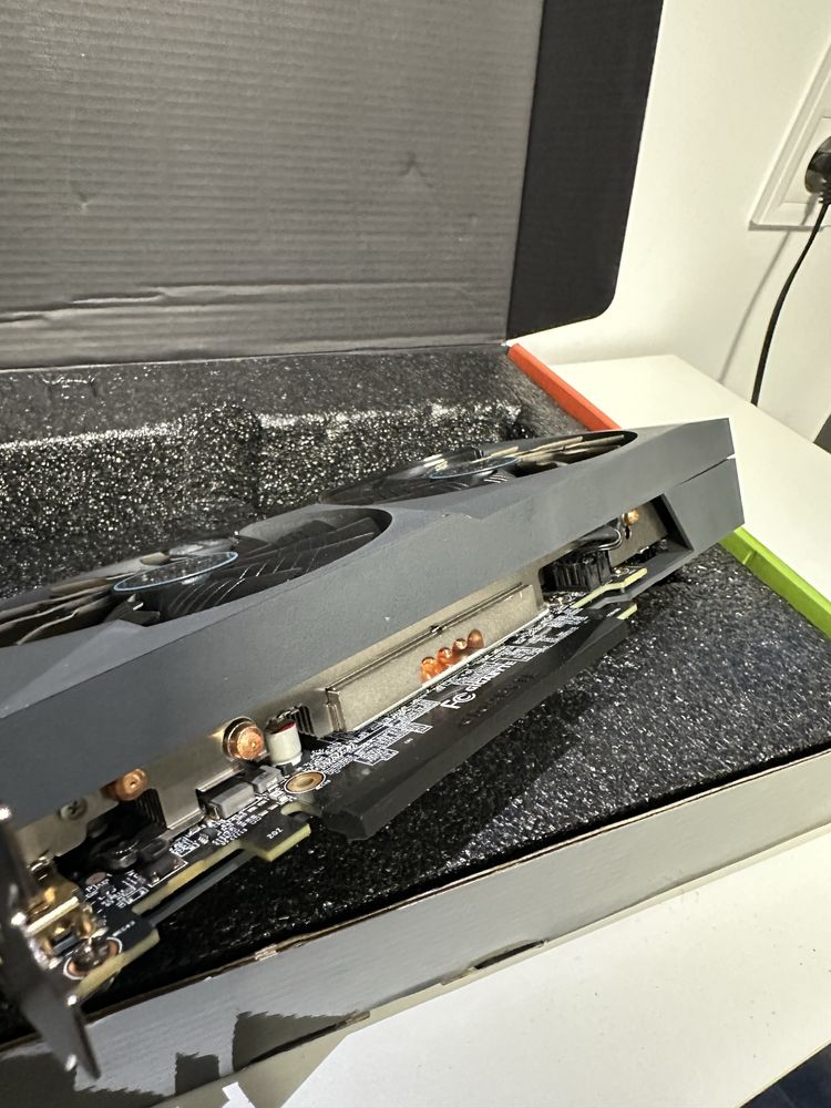 Gigabyte GeForce RTX 3060 Ti Eagle 8G – Почти нова, отлично състояние