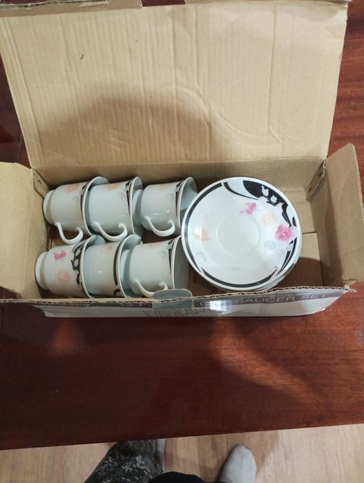 Продам кофейный сервиз на шесть персон сделано в Китае новый