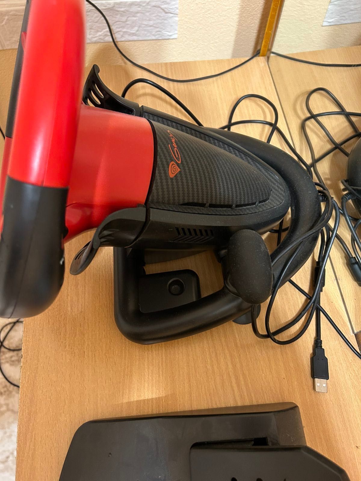 Волан за игри на компютър и Play station