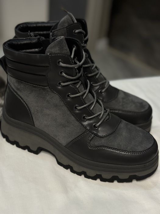 Продам  новые демисезонные ботиночки