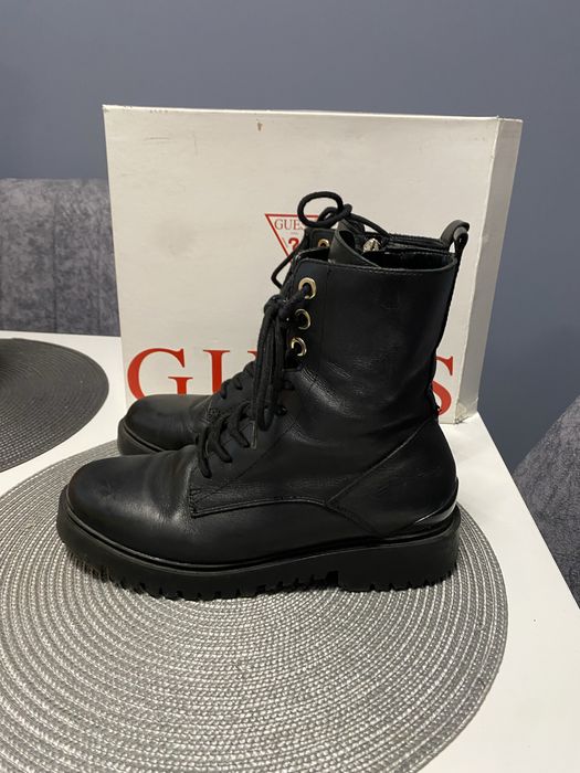 Черни боти на Guess