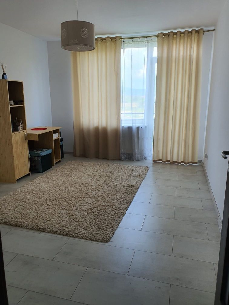 Apartament 3 camere zona tineretului la cheie