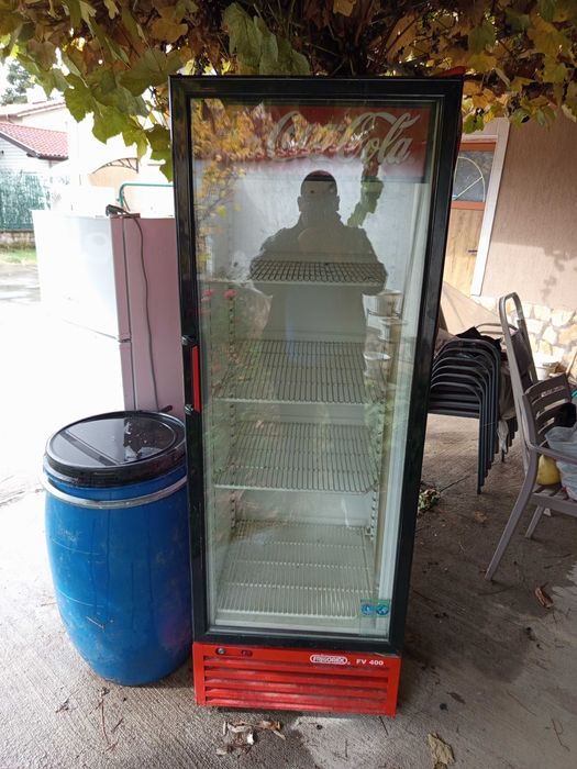 Хладилна витрина