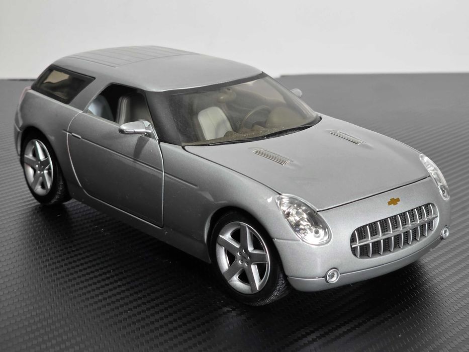 Macheta Auto 1/18 Road Signature Chevy Nomad Concept