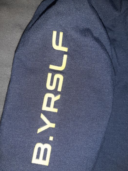 Feș băieți  mărimea 5 9 ani respectiv  8 11 ani