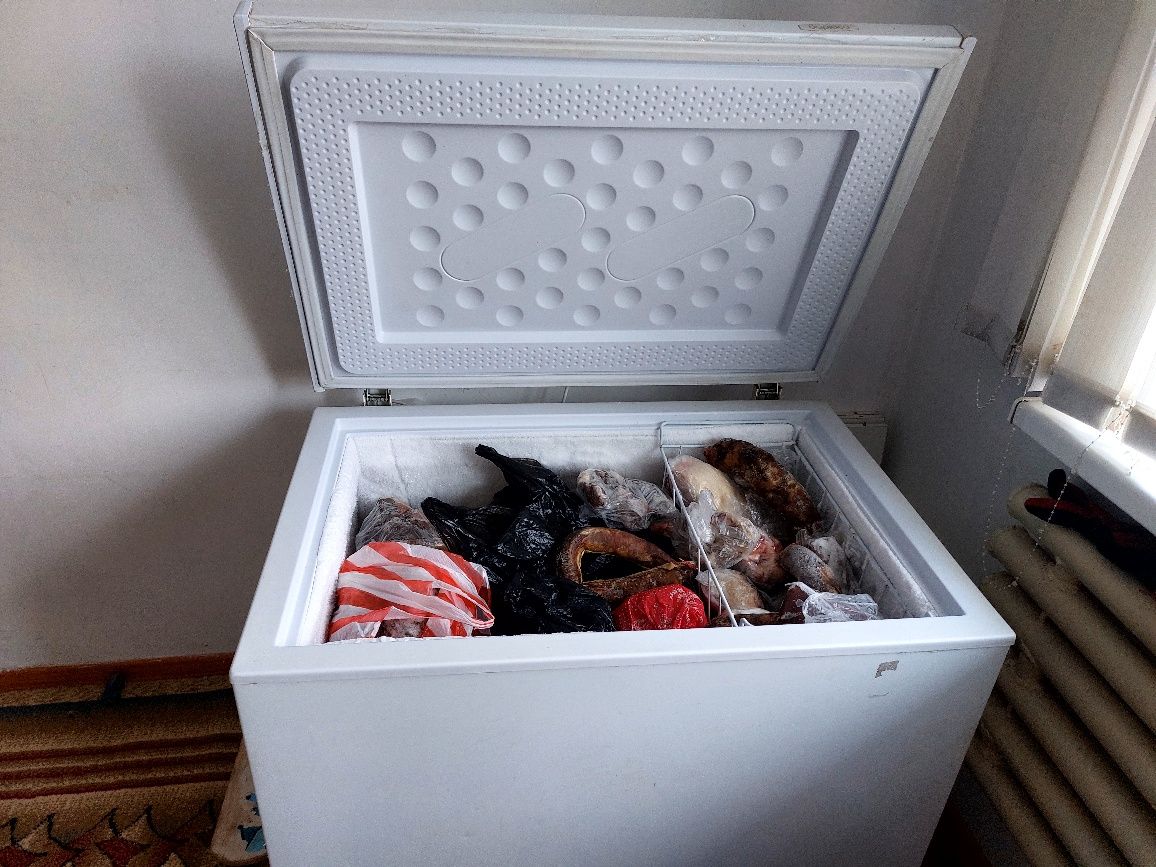 Продам хорошую морозильной камеру