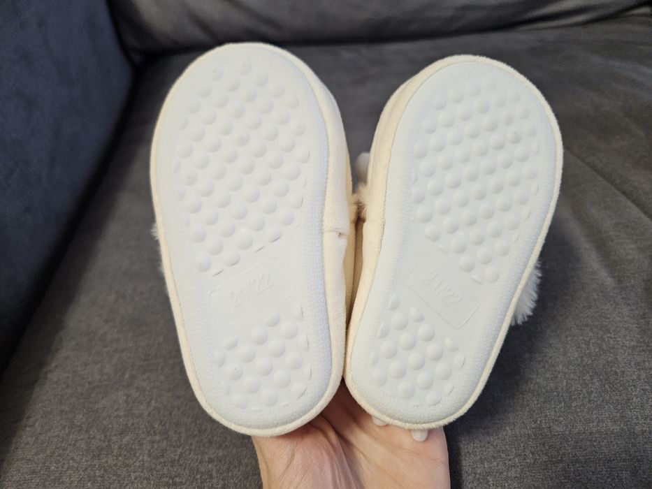 Топли бебешки пантофи за вкъщи