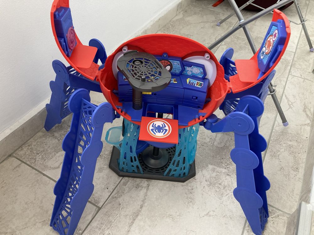 Спайдърмен игрален комплект Hasbro Spidey Web-Quarters