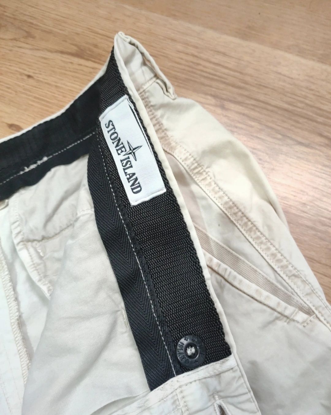 Pantaloni scurți Stone Island mărimea W38