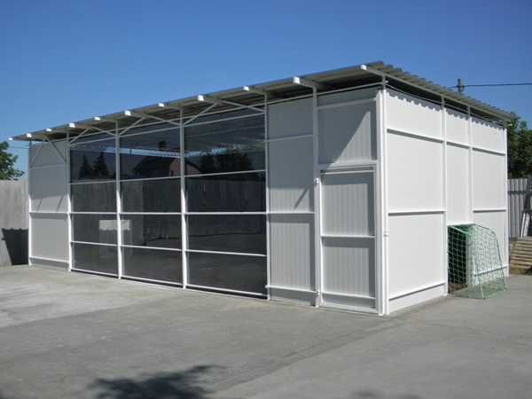 Casa, garaje auto si containere modulare tip birou din panou sandwich