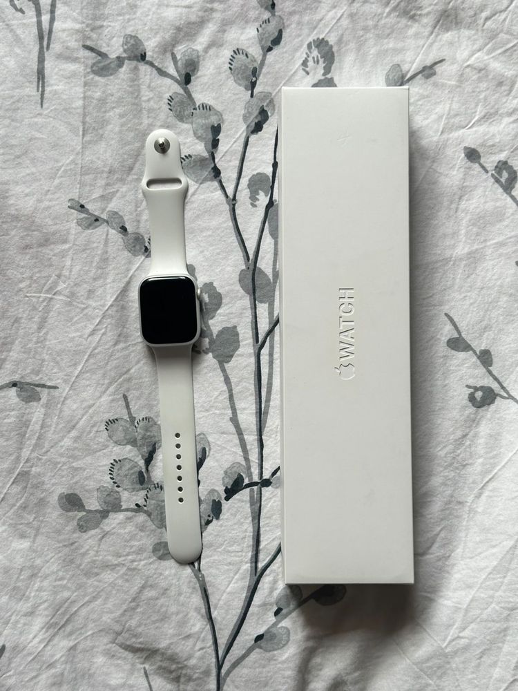 Продаю Apple Watch Series 8 45 мм