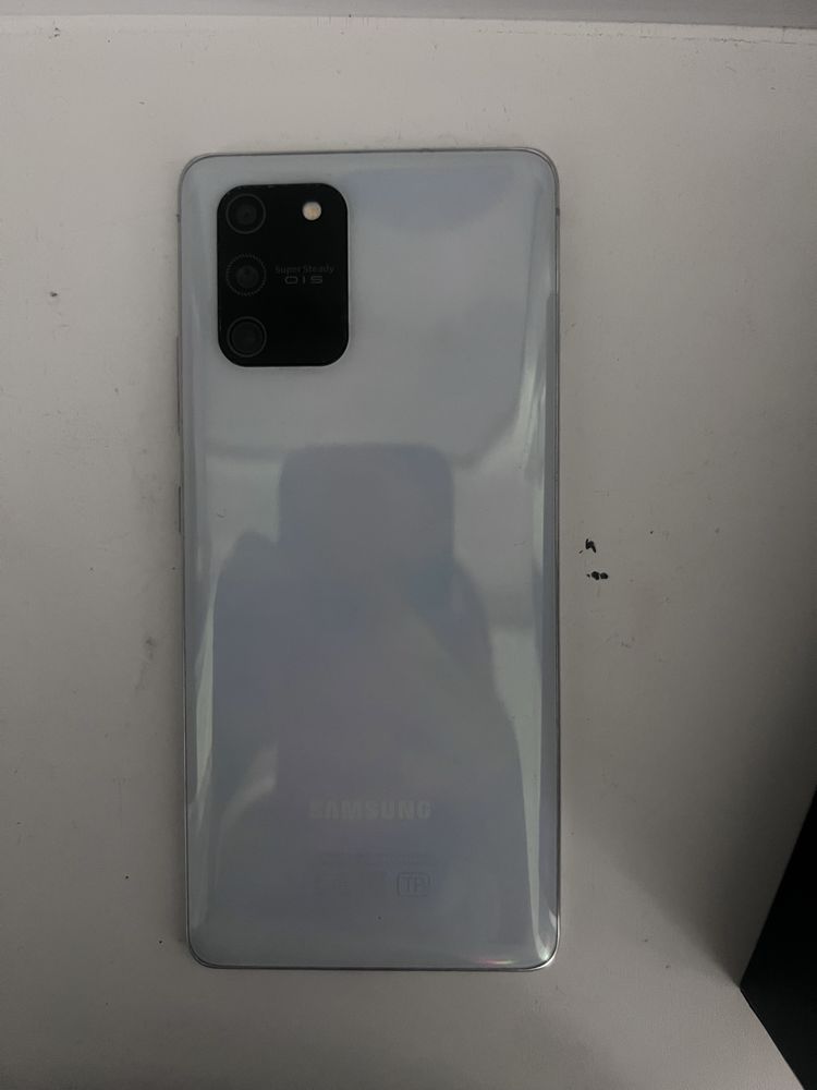 Самсунг S10 Lite