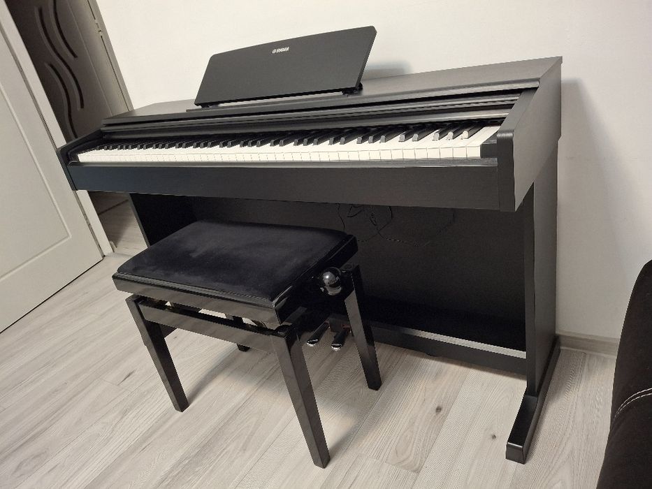 Pian Yamaha YDP 144