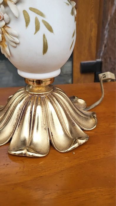 Прелестна настолна лампа CAPODIMONTE