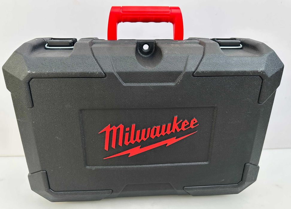 Milwaukee M12 BS - Нов акумулаторен лентов трион / банцинг 2х12V 4.0Ah