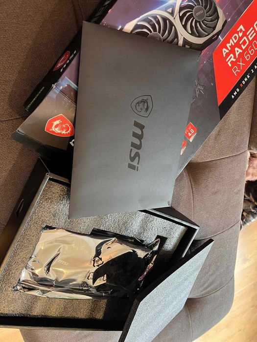 AMD Radeon RX6600 8GB