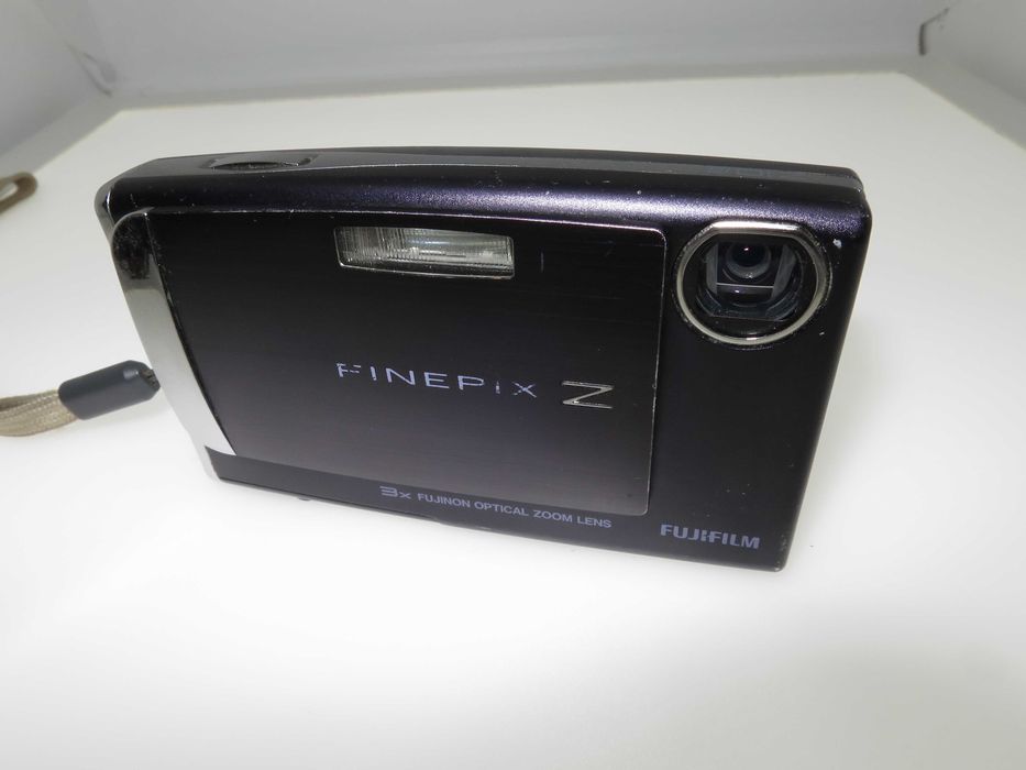 Fujifilm FinePix Z10fd страхотен лилав компактен фотоапарат, комплект