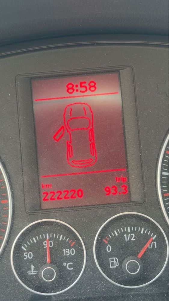 Vand Volkswagen Golf 5! Usor negociabil