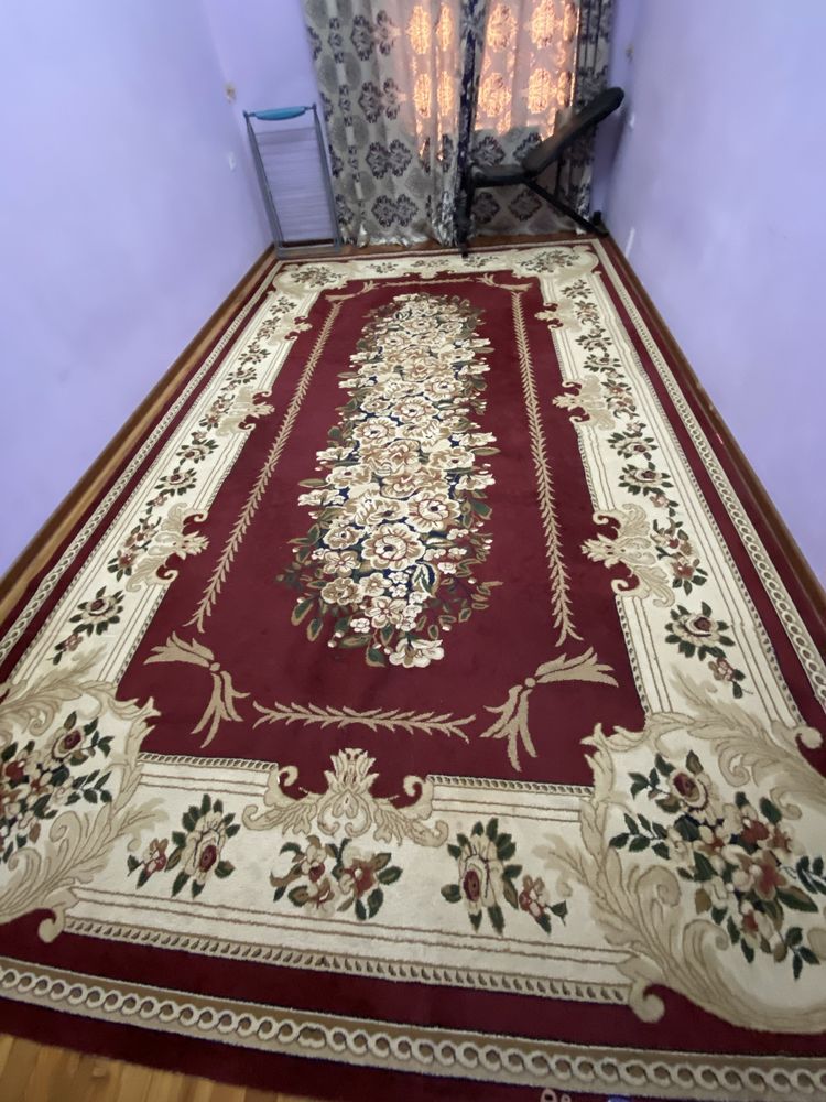 Gilam yaxsh ixolatda.