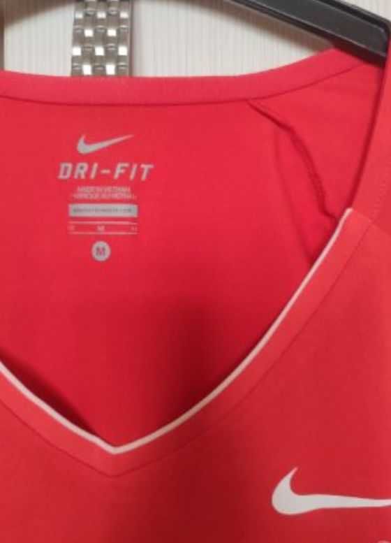 Дамска тениска Nike