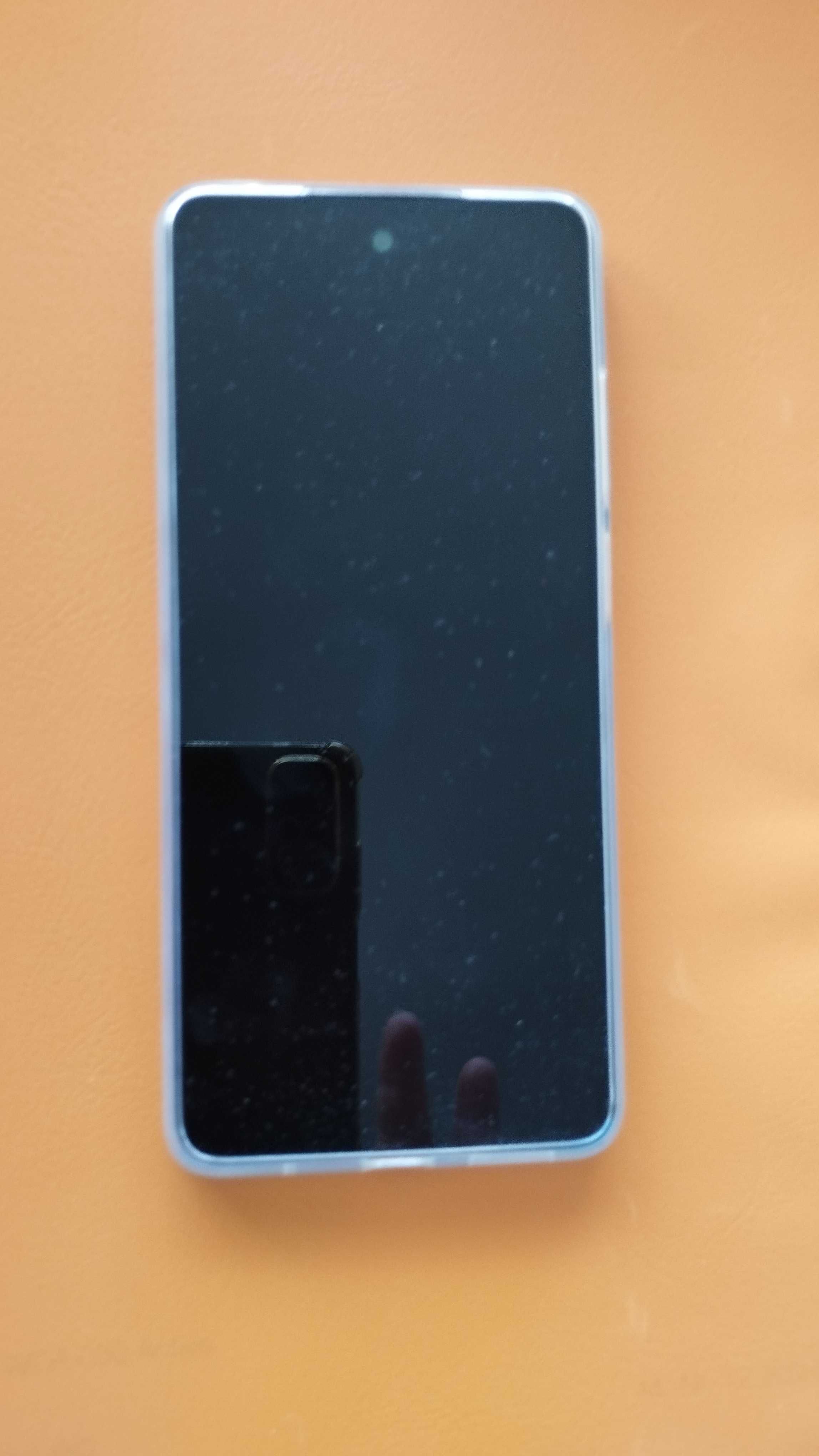Продавам Motorola Moto g04