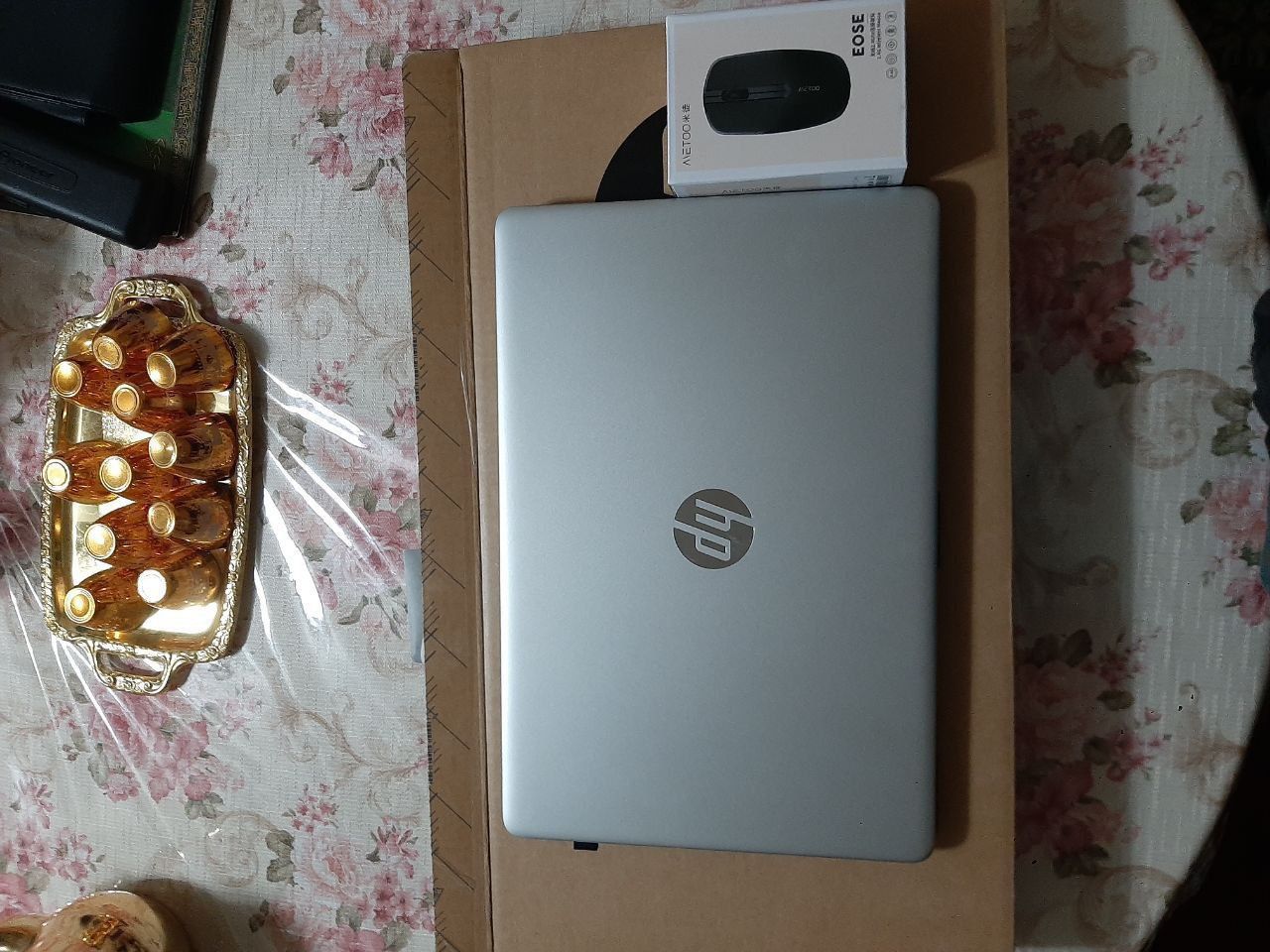 HP i 3 yengi qoʻshimcha sovgʻa sumkalari bilan hayrli