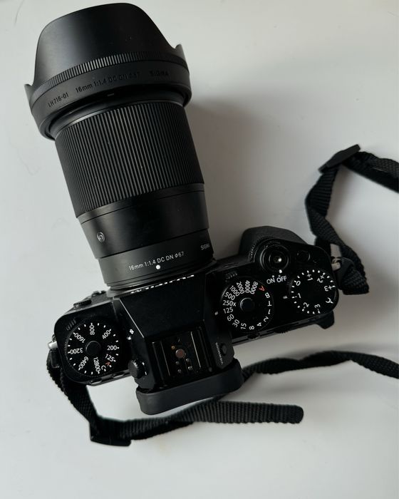 Фотокамера Fujifilm X-T5 body -