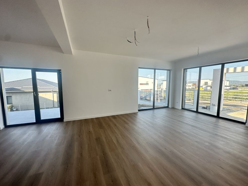 Casa cu Design Deosebit - 520 mp teren