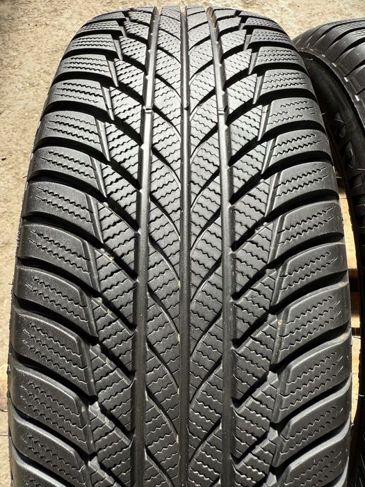 2x Anvelope Iarna 215/65 R17 - Bridgestone Blizzak LM 001 MO