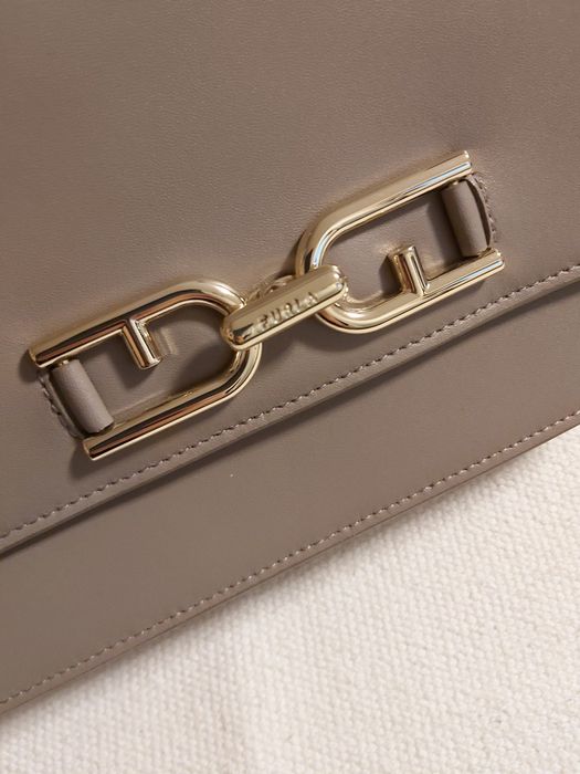 Furla Meti чанта