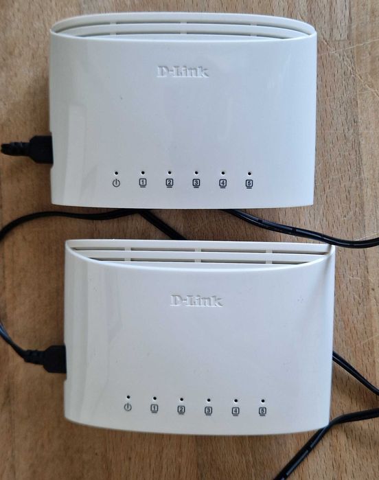 2 bucati Switch de retea cu 5 porturi D-Link – DGS-1005D