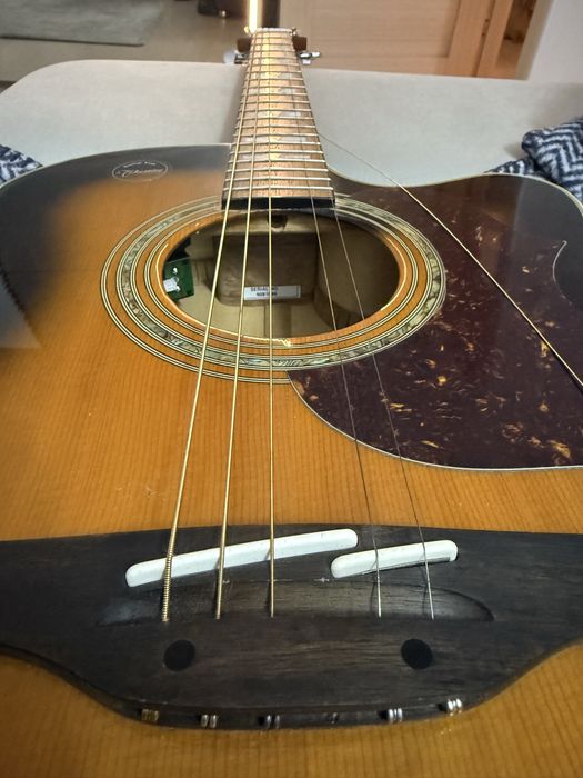 Chitara electro-acustica Takamine EG523SC jumbo cutaway, made in Korea