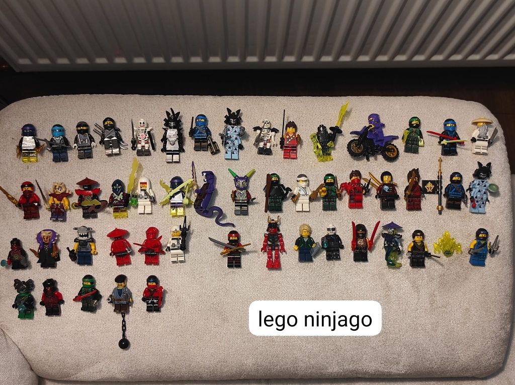 150 Minifigurine LEGO - jucarii pentru copii