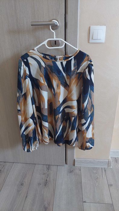 Есенни блузи, размер l/xl, цена 9 лв.