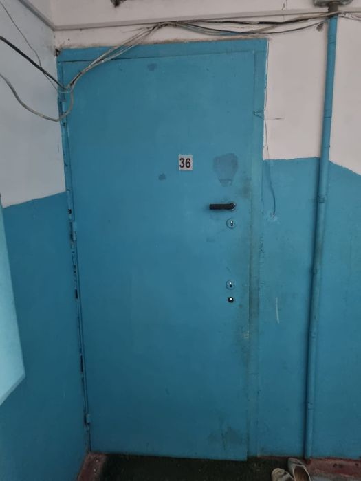 Продам входную дверь