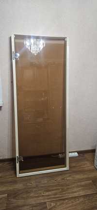 Продам новую дверь в баню,толщина 6 мм и окна 2 шт