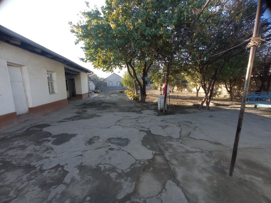 Uy sotiladi  12 so'tik, eski kuybishev, xozirgi zabardast mahallasi